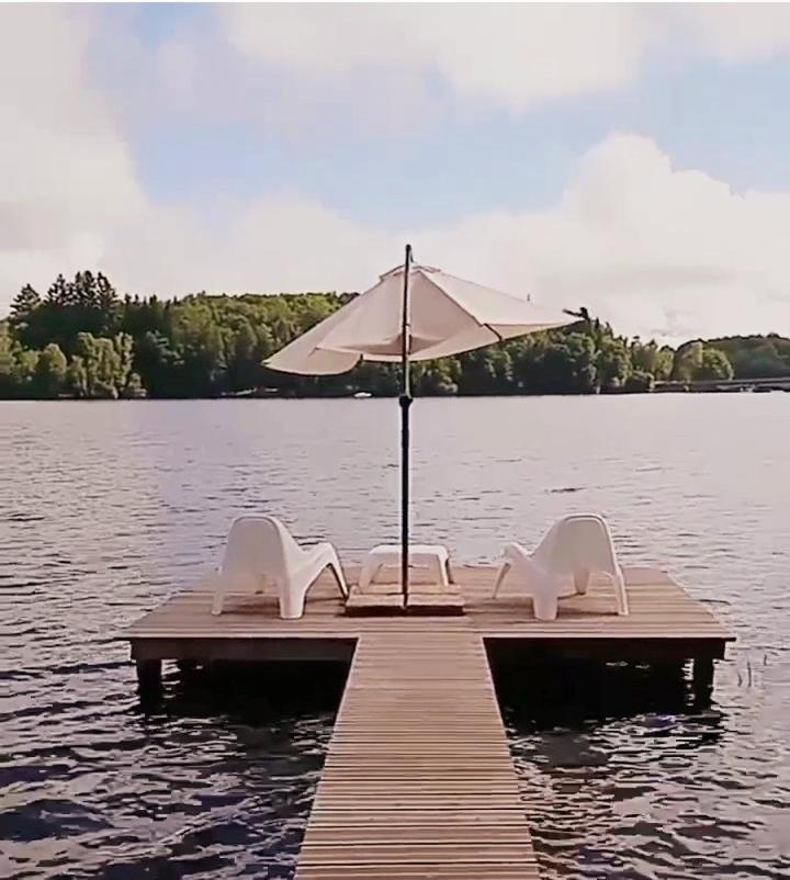 Ma Cabane Au Bord Du Lac Neuvic  ภายนอก รูปภาพ