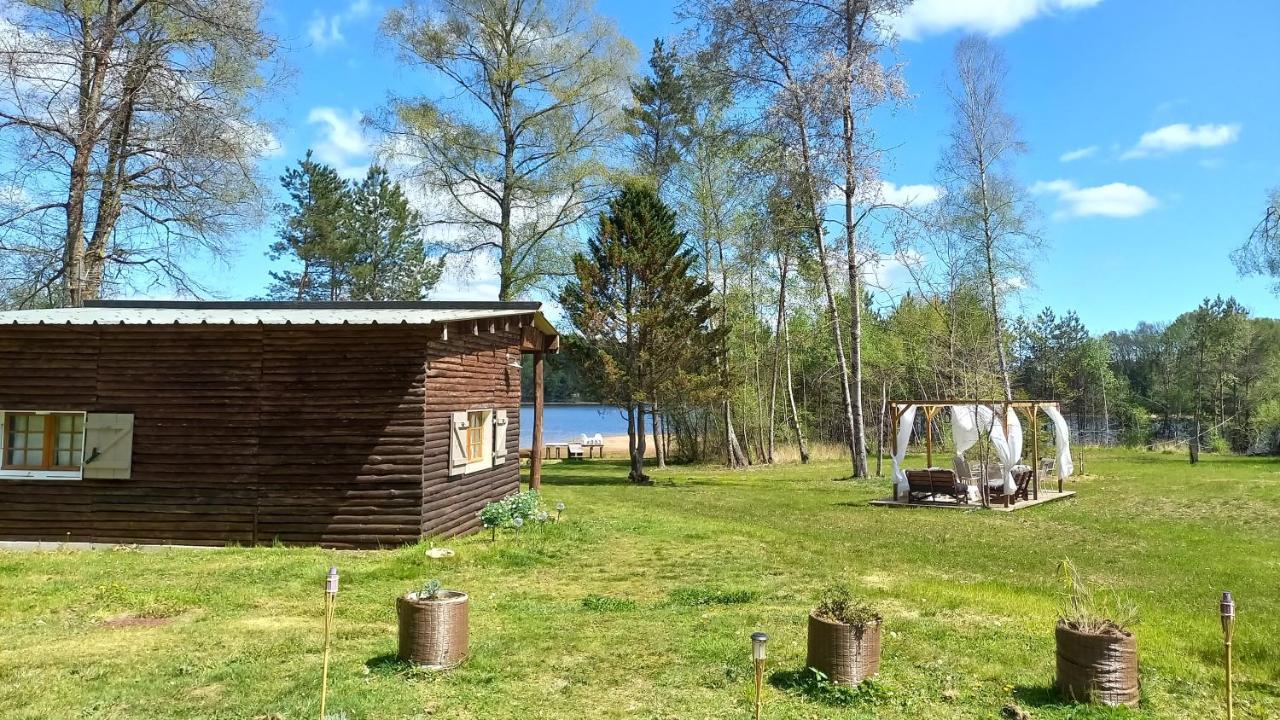 Ma Cabane Au Bord Du Lac Neuvic  ภายนอก รูปภาพ